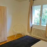 Apartment Centre Avec Jardin *